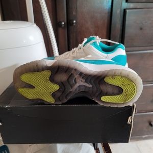 Jordan 11 low (aqua)